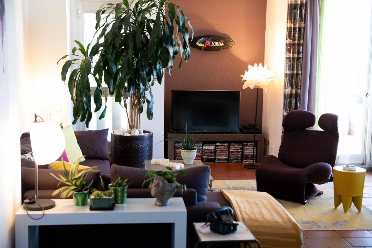 Sound Of Colors - Art Design Apartment Desenzano del Garda Exterior foto